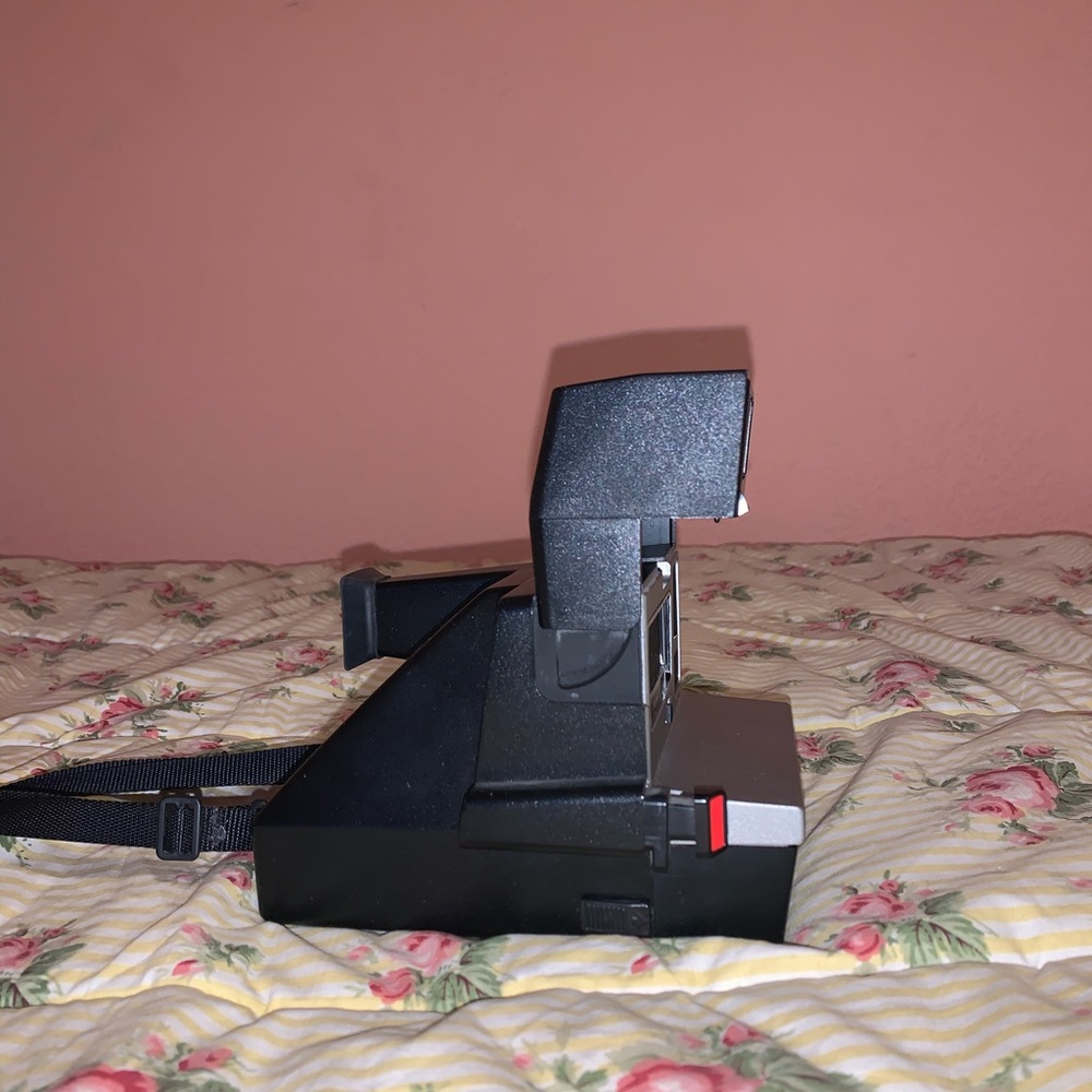 Polaroid camera - Picture 3 of 3